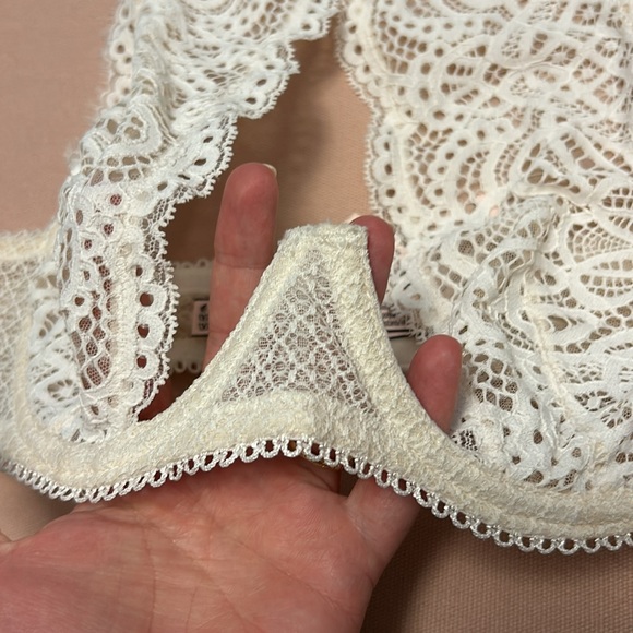 NWT Victoria’s Secret Dream Angels Cream Lace Unlined Demi Push-Up Halter Bra - Picture 2 of 6